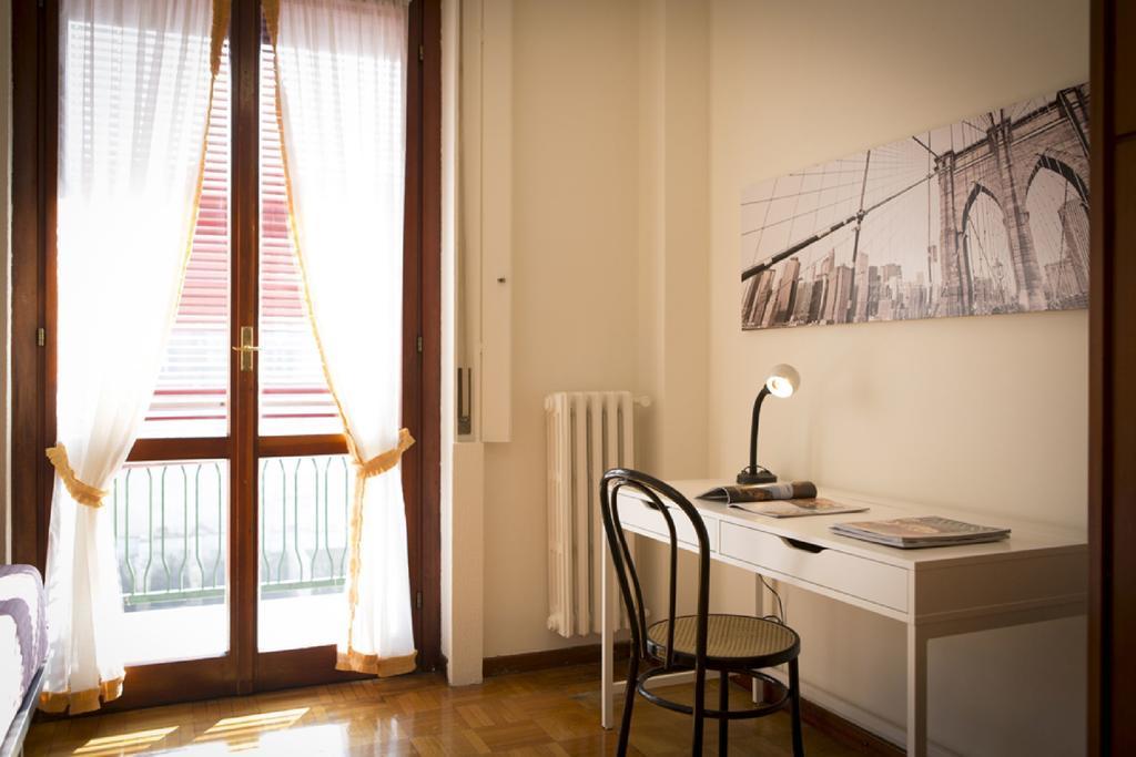Fiera Monterosa 11 Apartment Milán Habitación foto